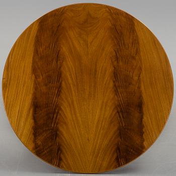 JOSEF FRANK, dining table, model 1020. Firma Svenskt Tenn. Second half of the 20th century.