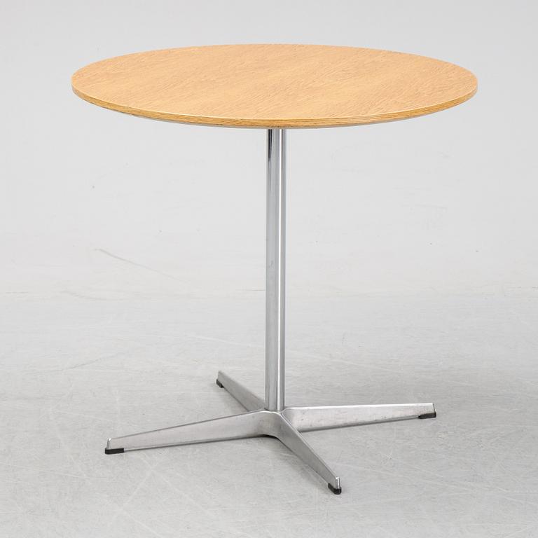 Arne Jacobsen, bord, "A622", Fritz Hansen, Danmark, 2008.