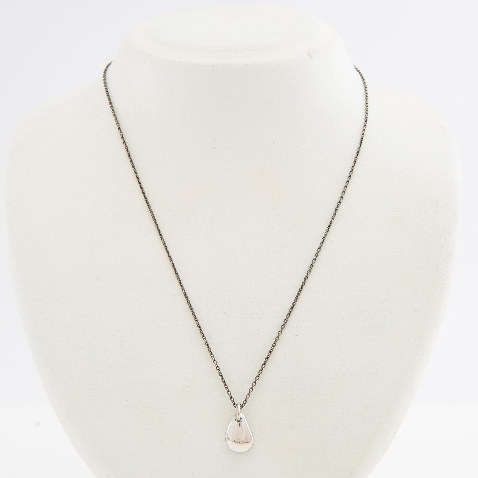 Ole Lynggaard, chain with pendant, silver.