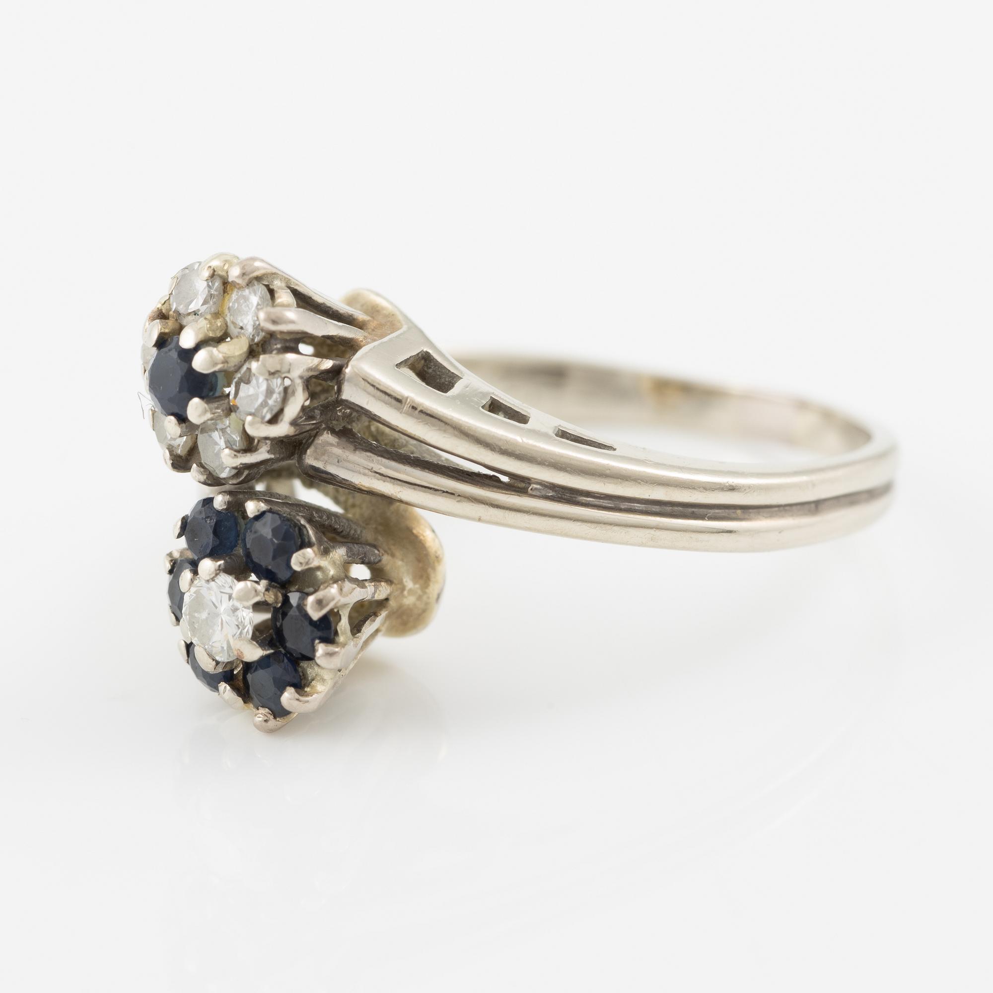Ring, 18K white gold with sapphires and brilliant-cut diamonds, twin model.