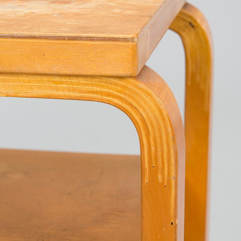 Alvar Aalto, bord / sidobord, modell 87, för O.Y. Huonekalu- ja Rakennustyötehdas A.B. tidigt 1950-tal.