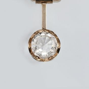 HALSLÄNK MED HÄNGE, silver med fasettslipad bergkristall, Cecilia Johansson, Göteborg, 1971. Vikt 105,6 gram.