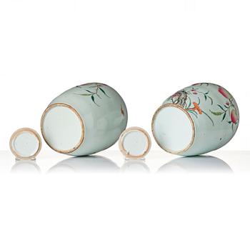 A pair of famille rose 'peaches' jars with cover, Qing dynasty, circa 1900.