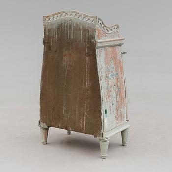 POTTSKÅP, gustavianskt, 1700-talets andra hälft.