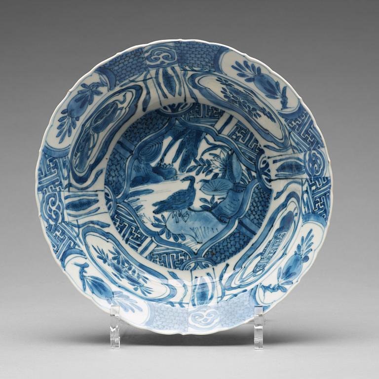 A blue and white bowl, Ming dynasty, Wanli (1572-1620).