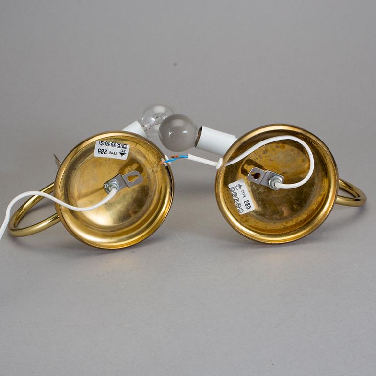 VÄGGLAMPOR, ett par, 1900-talets fjärde kvartal.