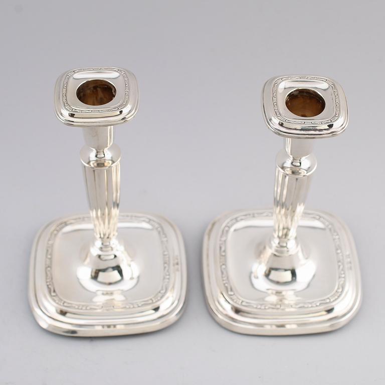 LJUSSTAKAR, 1 par, silver, CG Hallberg, Stockholm 1956.
