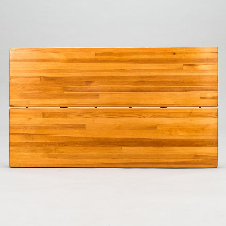 Ilmari Tapiovaara, Pöytä, "Pirkka", Laukaan Puu 1960-luku.