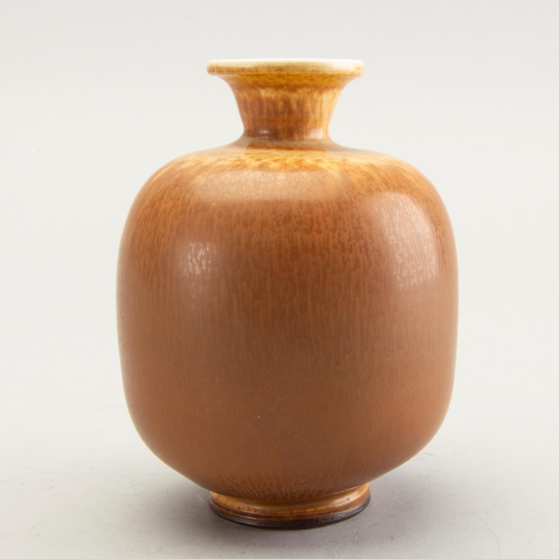 Berndt Friberg,  a stoneware vase, Gustavsberg studio, signed and dated 1976.