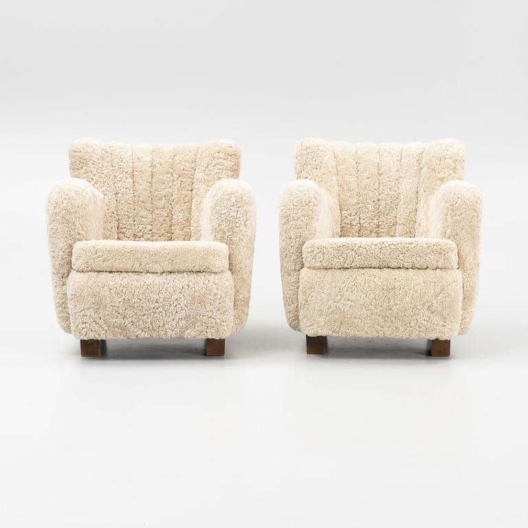 Kaj Gottlob, attributed to, a pair of easy chairs, A.J. Iversen, Denmark, 1930's/40's.