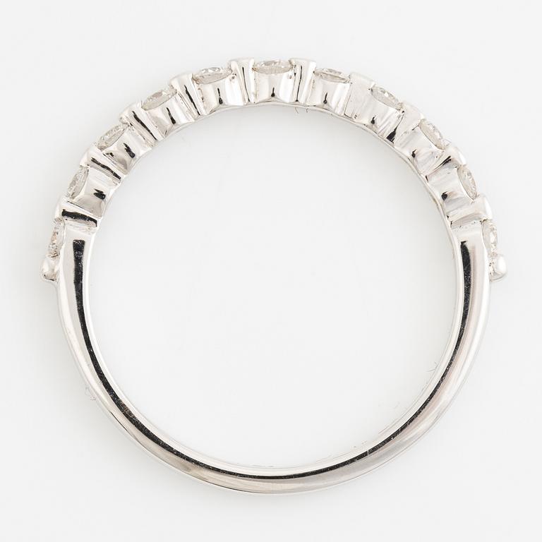 Ring 18K vitguld med runda briljantslipade diamanter, VANBRUUN.