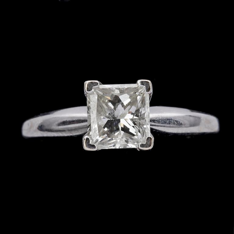 RING, princesslipad diamant, 1.07 ct.