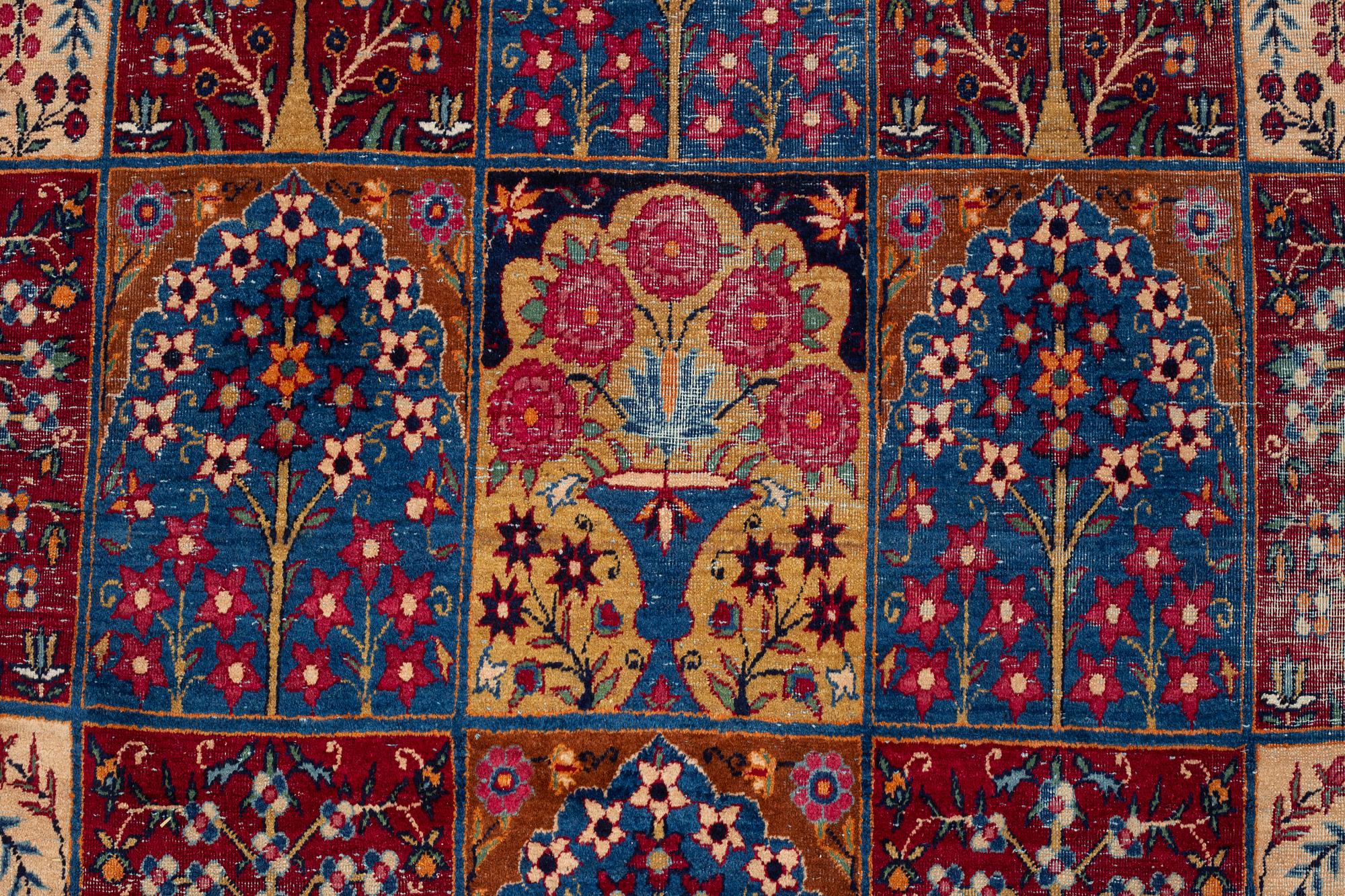 A carpet, an antique/a semi-antique Yezd, ca 557-562 x 366,5-370,5 cm.