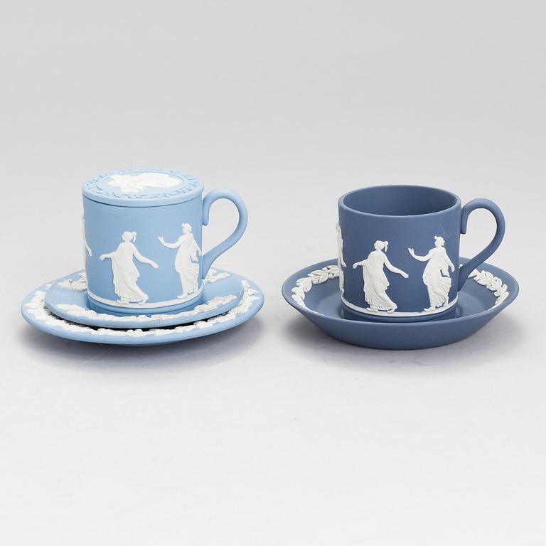 WEDGWOOD, Jasperware, 30 delar, England 1900-talets andra hälft.