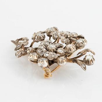 Rose cut diamond brooch.