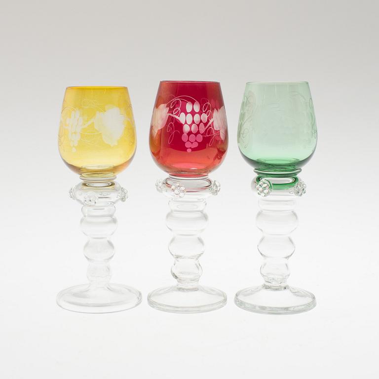 A SET OF 12 WINE GLASSES, 20th century.