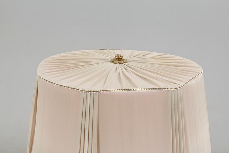 GOLVLAMPA, omkring sekelskiftet 1900.