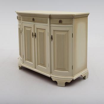 SKÄNK, gustaviansk stil, 1900-talets andra hälft.