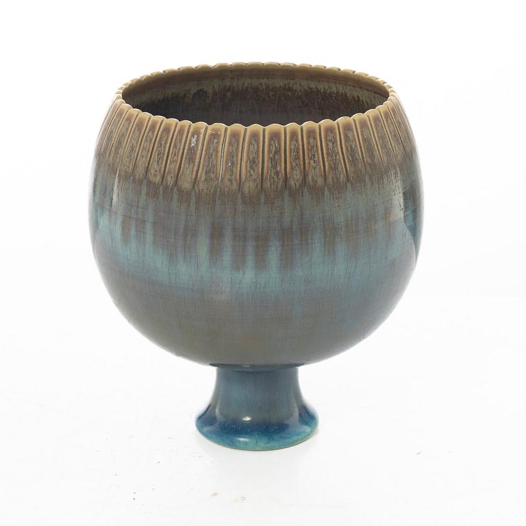 Stig Lindberg, a bowl on foot, Gustavsberg Studio, 1972.