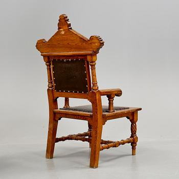 KARMSTOL, nyrenässans. Ek, 1800-talets slut.