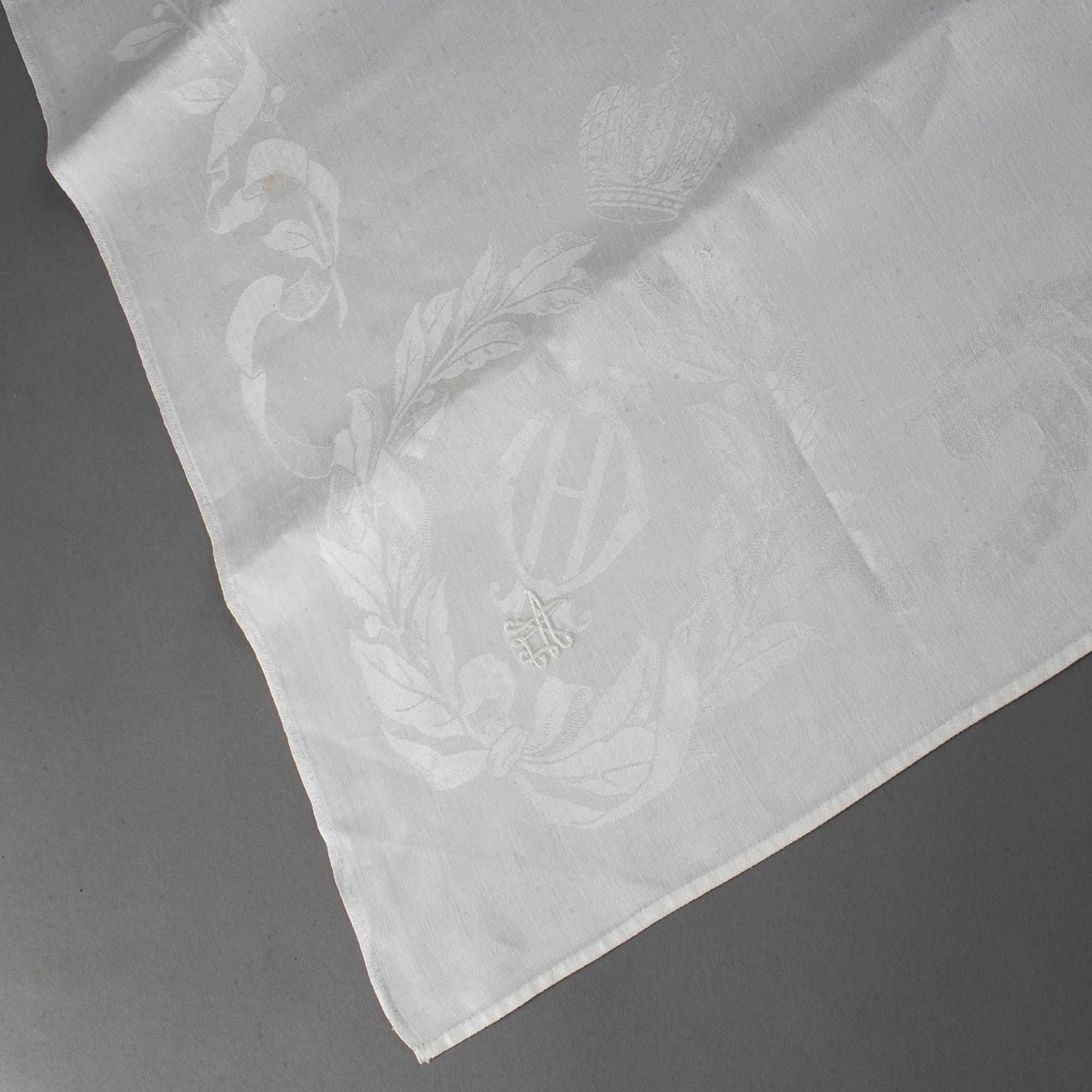 A linnen napkin, the Grand Duchess Olga Nikolaeva (the last tsar's oldest daughter's monogram).