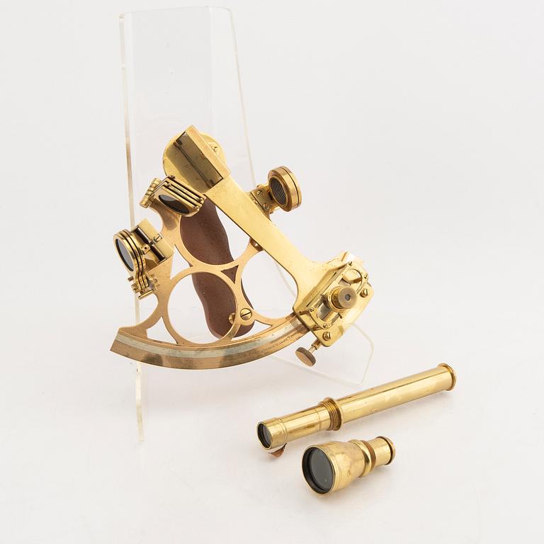 Sextant  H Huges & son ltd London daterad 1924.