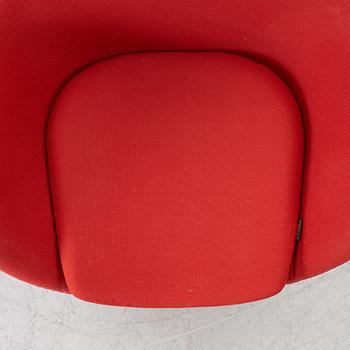 Arne Jacobsen, fåtölj "Ägget", Fritz Hansen, 2014.