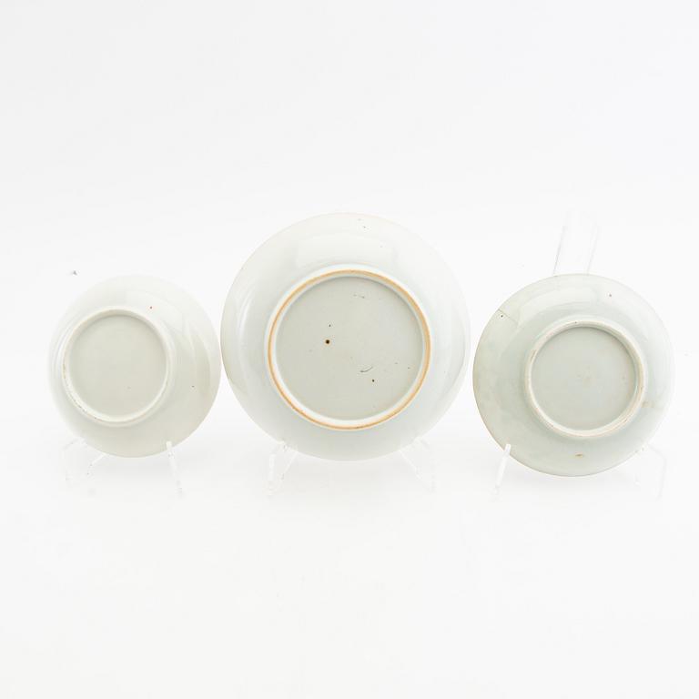 Plates 7 pcs and 1 dish, porcelain, Qianlong (1736-95), Qing dynasty.