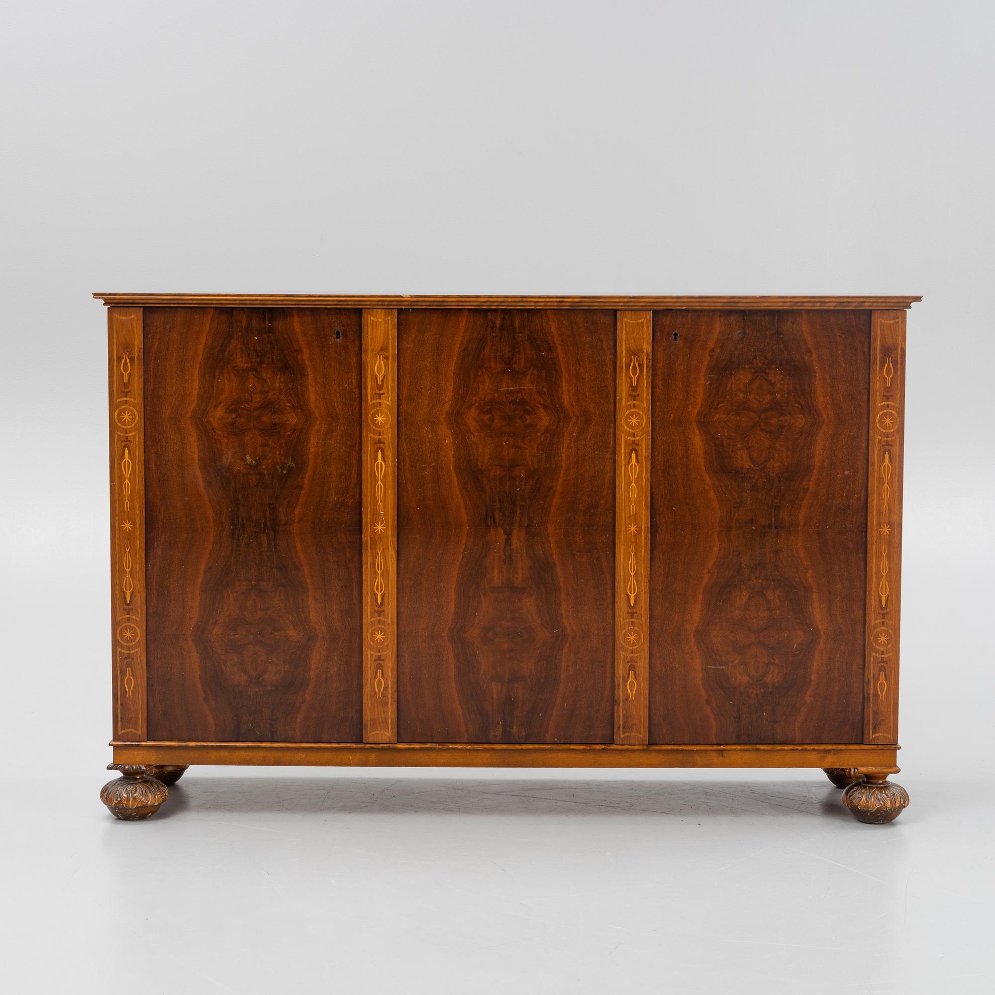 A Swedish Grace cabinet, 1920's/30's.