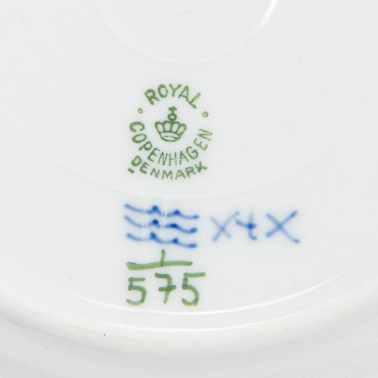 Royal Copenhagen, servis, 24 delar, "Musselmalet Halvblonde", Danmark 1955 och 1975-79.