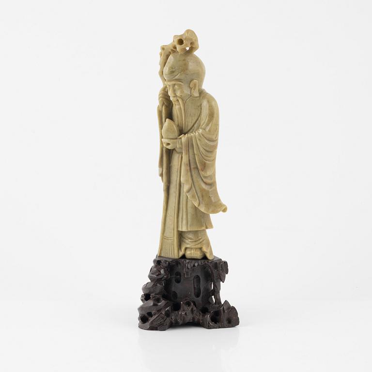 A Chinese sculpture of one of the immortals, early 20th Century.