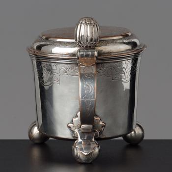 A Swedish late Baroque 18th century tankard.