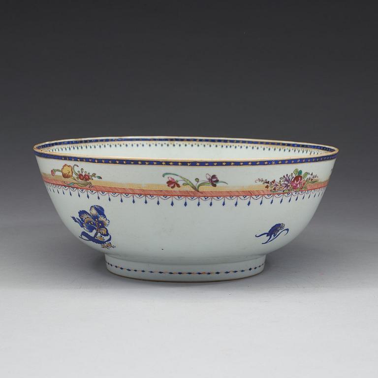 A famille rose punch bowl, Qing dynasty, Jiaqing (1796-1820).