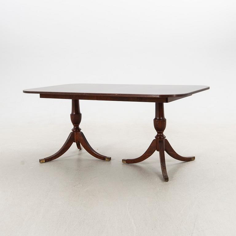 Dining table, English, Regency style, 20th century.