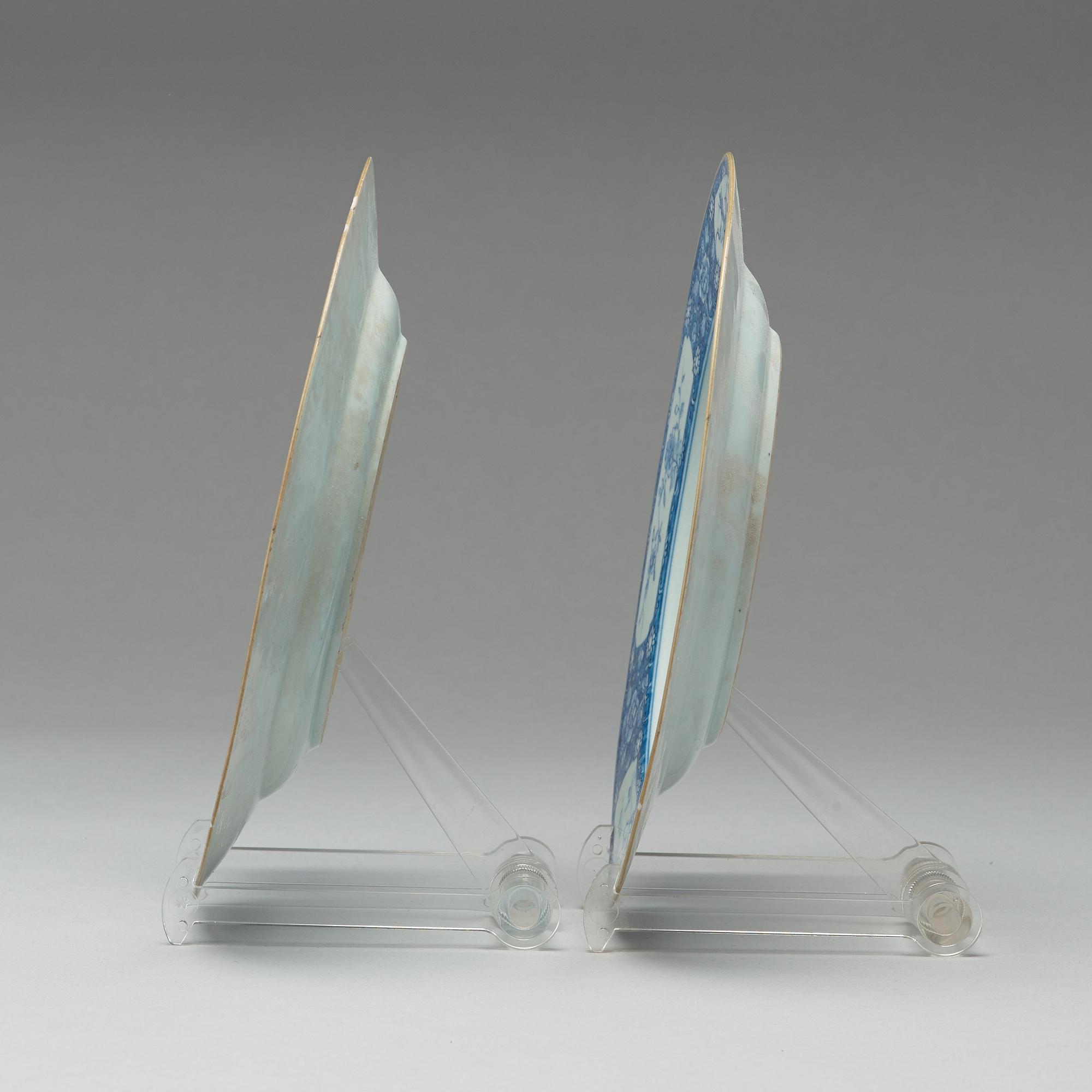 A pair of blue and white dishes, Qing dynasty, Kangxi (1662-1722).