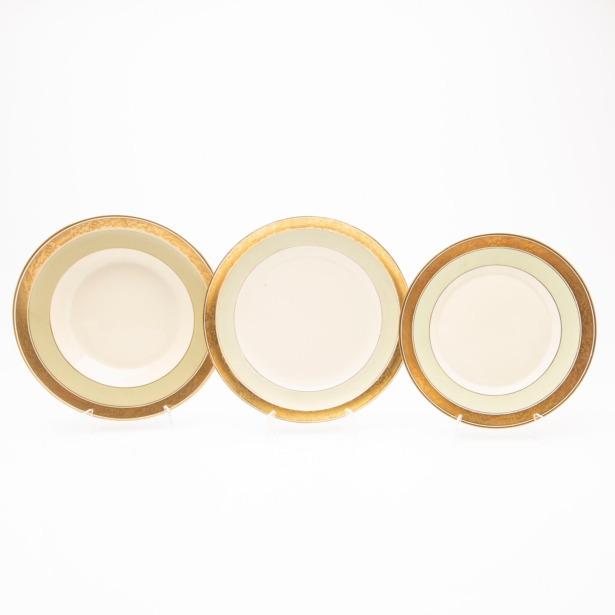 Royal Copenhagen, Service 92 pcs "Dagmar" Royal Copenhagen 1960s porcelain.