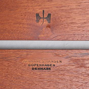 HANS J WEGNER, bänk, "JH 574" Johannes Hansen, Danmark, 1950-60-tal.