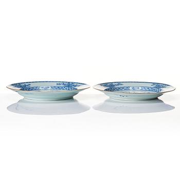 A pair of blue and white serving dishes, Qing dynasty, 18th Century.