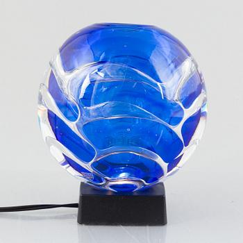 Lars Hellsten, vas, ariel, "Blue Wave", Orrefors/Fyrklövern 2001.