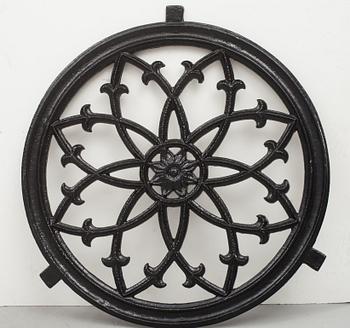 FASADVENTILER/FÖNSTER, ett par. Gjutjärn, 1800-talets slut.