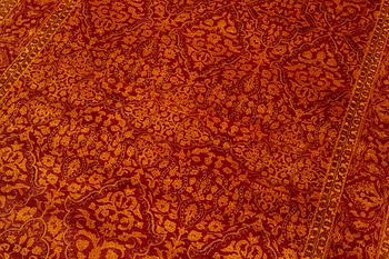 A carpet from Northern India / Pakistan, c, 290 x 200 cm.