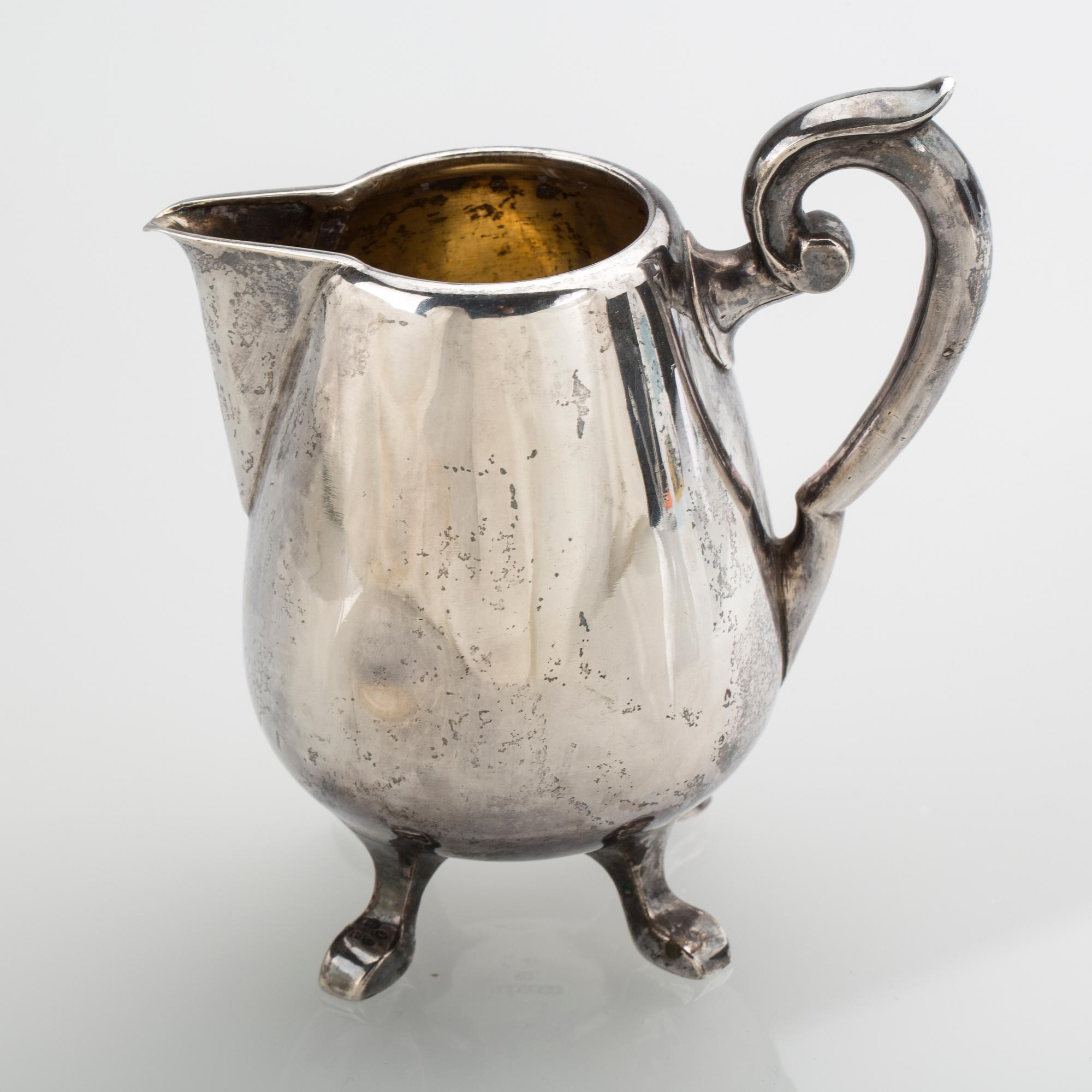 GRÄDDKANNA, silver. S.t Petersburg, Johan Olsonius för firma Gratzchew.  Vikt ca 210 gr.