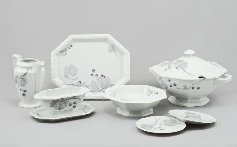MATSERVIS, 42 delar, porslin, "Maria Björnbär", Rosenthal, Tyskland, 1900-talets andra hälft.