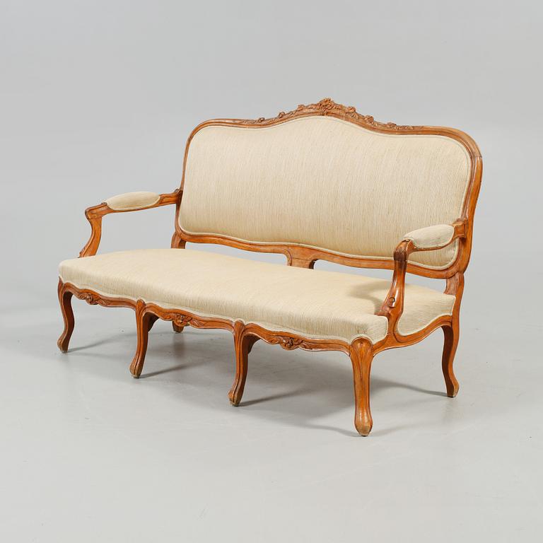 SOFFA, rokokostil, 1900-talets första hälft.