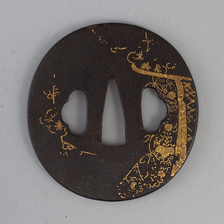 A Japanese iron tsuba. Edo (1603-1868).