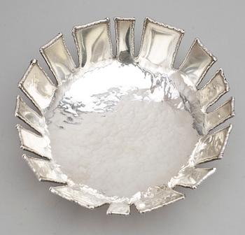 SKÅL, sterling silver, Claes Giertta, Stockholm, 1975. Vikt ca 539g.