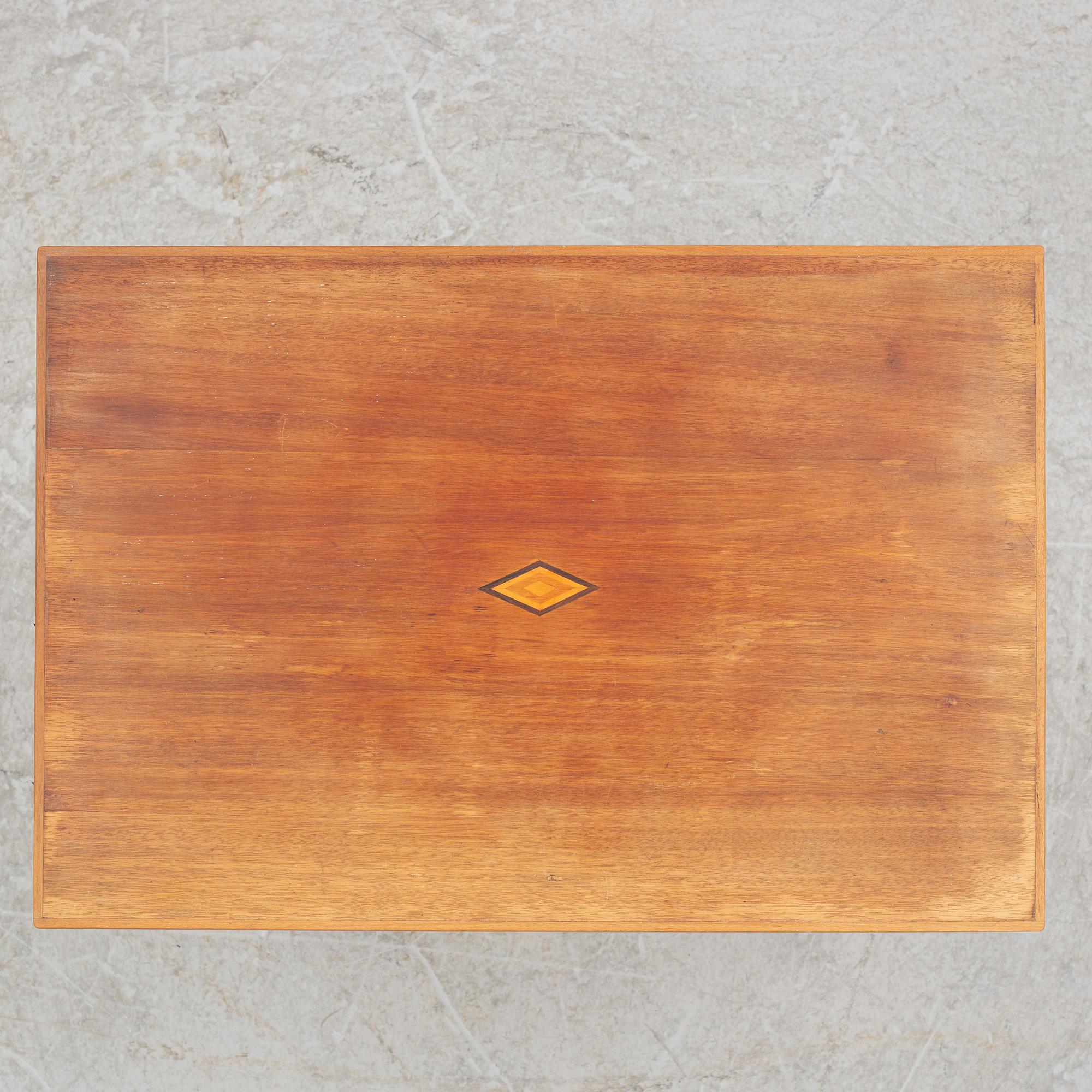 Bord, 1700-talets slut, Sengustavianskt.