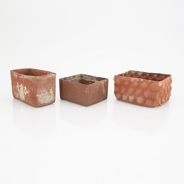 Signe Persson-Melin, a set of three ceramic bowls one signed and dated 02.