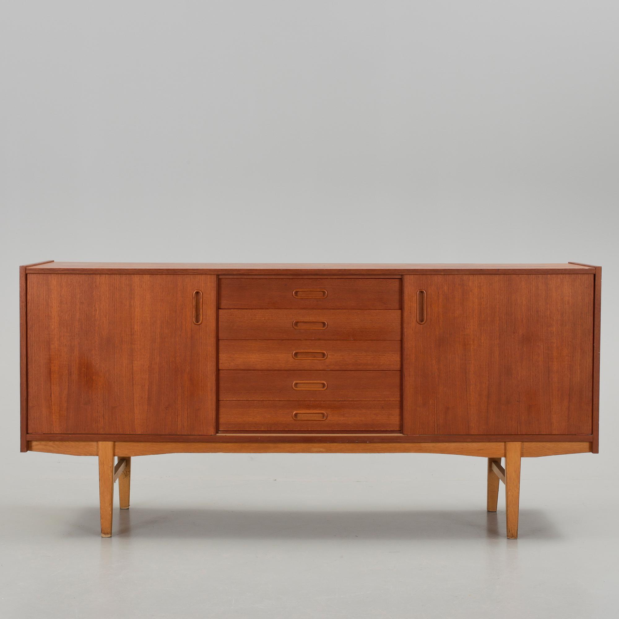 SIDEBOARD, teak, 1900-talets andra hälft.