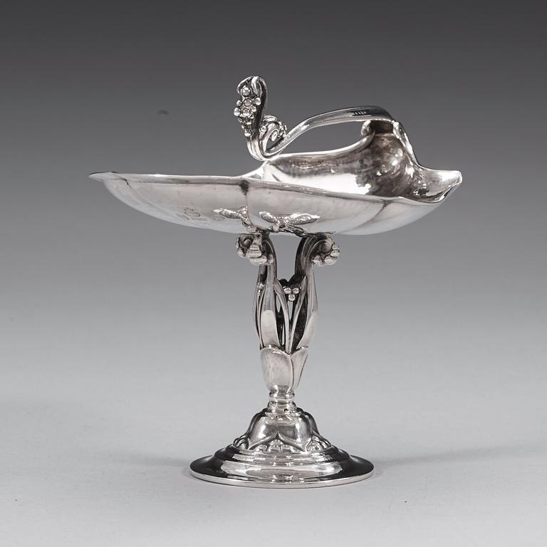 A Georg Jensen sterling tazza, Copenhagen 1926, design nr 285.